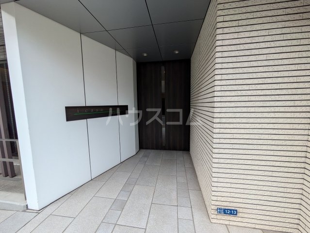 25/27 エントランス