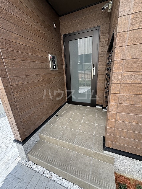 21/28 エントランス