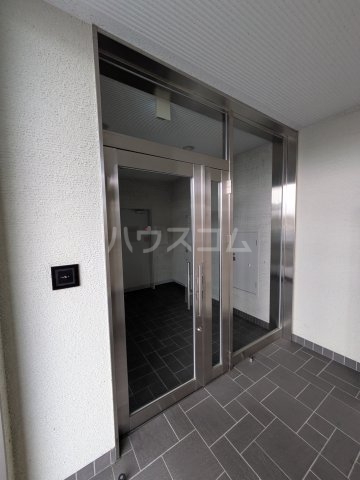 2/2 エントランス