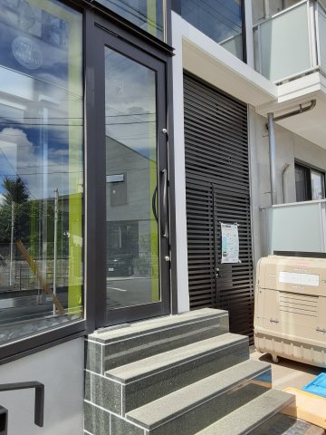 18/19 エントランス