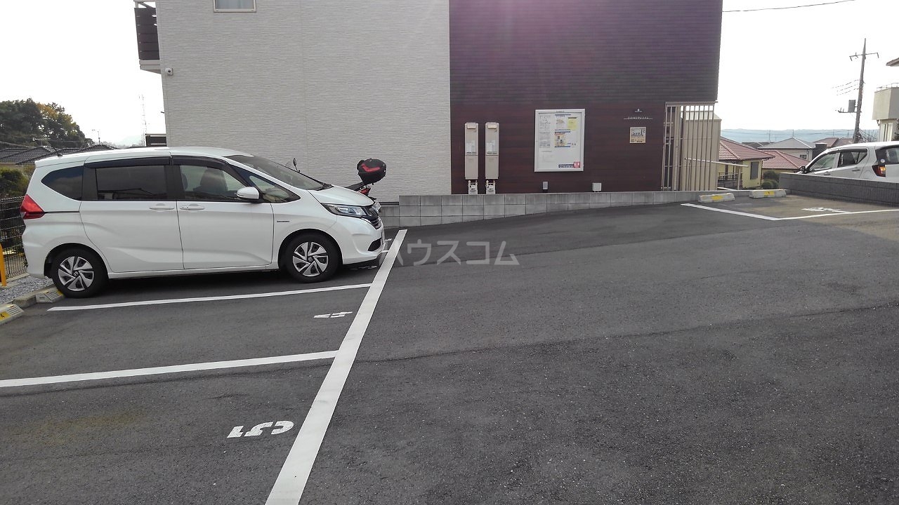 18/20 駐車場