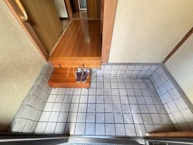 14/30 玄関