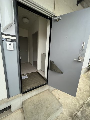 14/30 玄関