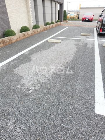 20/28 駐車場