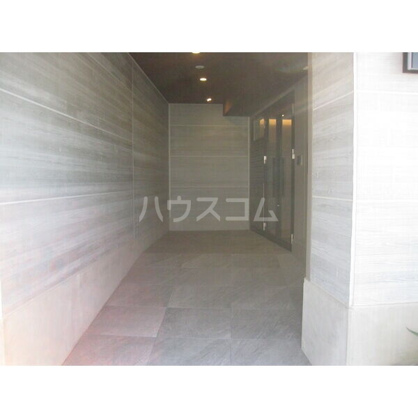 18/22 エントランス