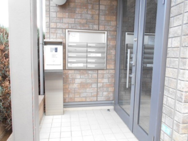 13/17 エントランス