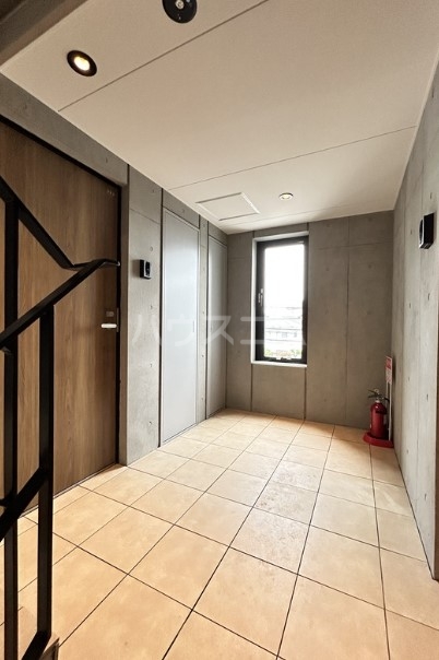 14/21 エントランス