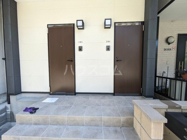 2/5 エントランス