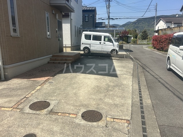 28/30 駐車場