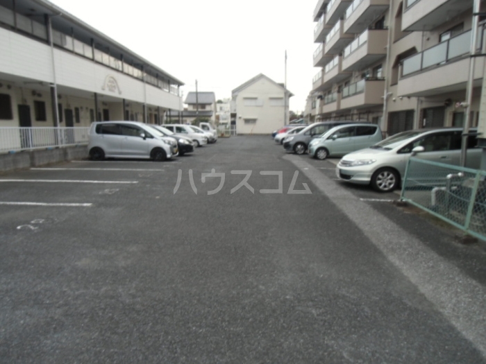13/21 駐車場
