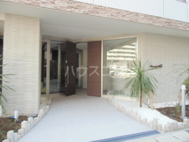 21/28 エントランス