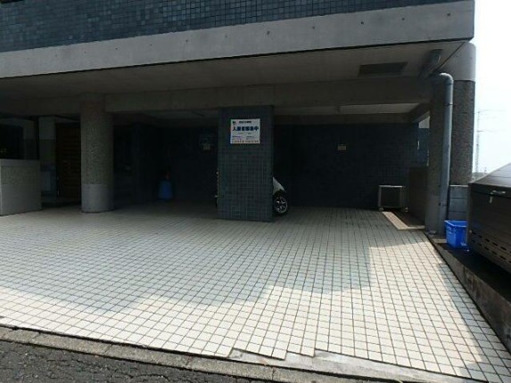 25/30 エントランス