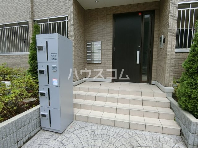 27/30 エントランス