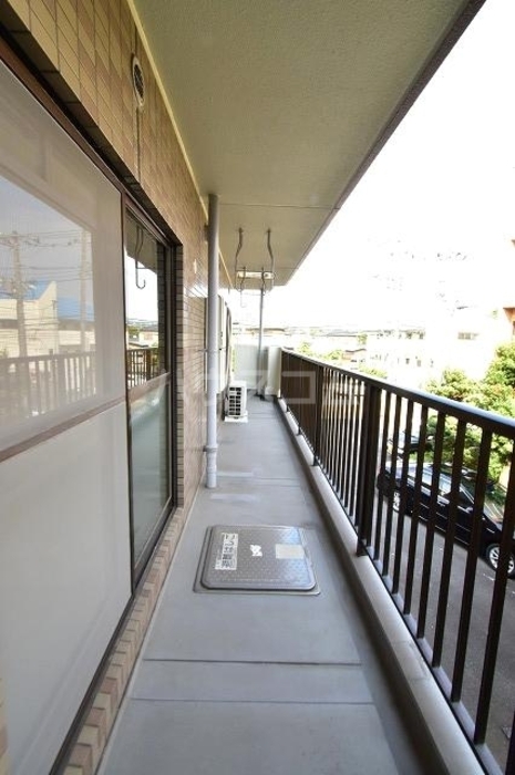 13/21 バルコニー
