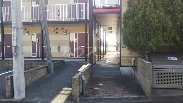 17/19 エントランス
