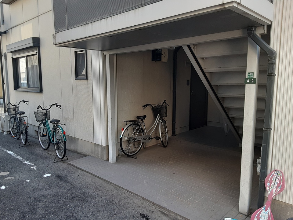 19/26 エントランス