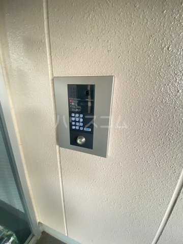 16/23 エントランス