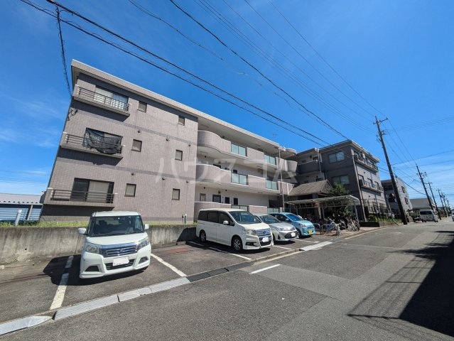 23/30 駐車場