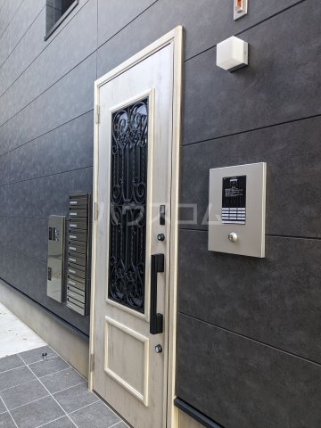 16/25 エントランス