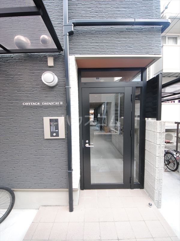 20/26 エントランス