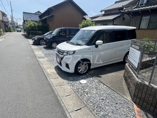 22/23 駐車場