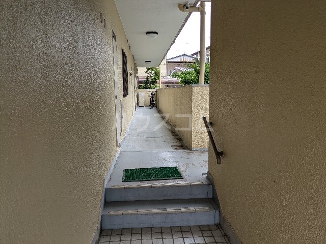 26/30 エントランス