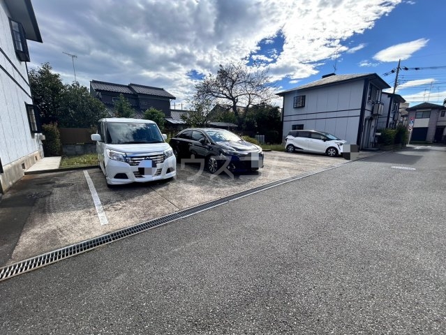 2/3 駐車場