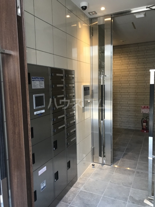 21/28 エントランス