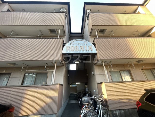 22/27 エントランス
