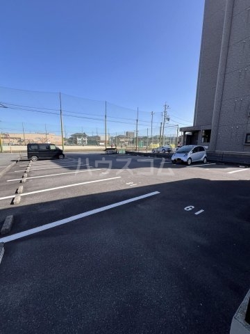 21/27 駐車場