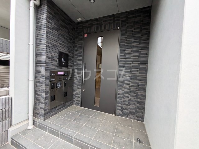 25/29 エントランス