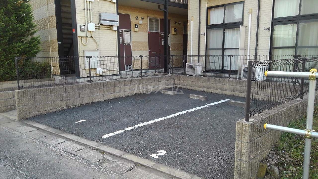 15/15 駐車場