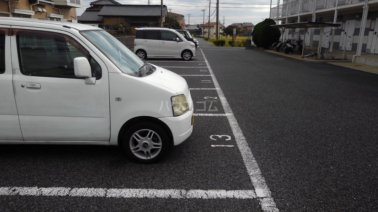 18/23 駐車場