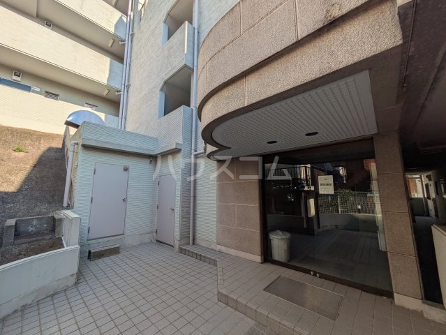 15/26 エントランス