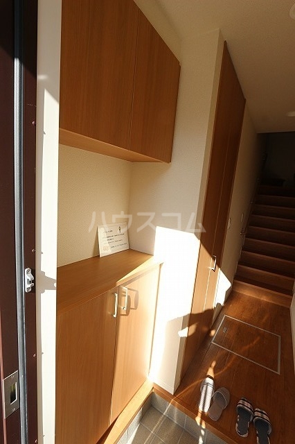 16/25 エントランス