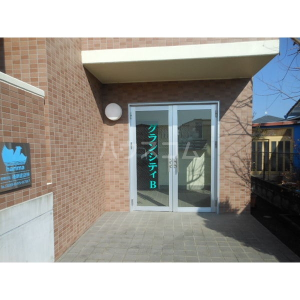 21/29 エントランス