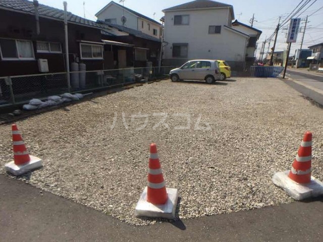 2/4 駐車場