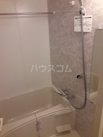 13/30 浴室