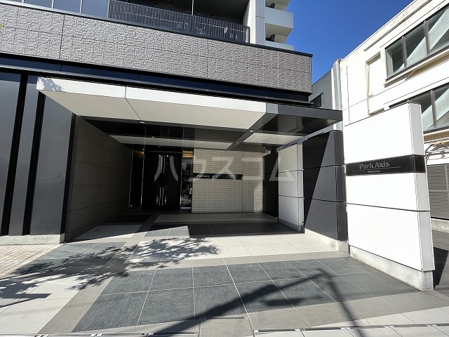 19/30 エントランス