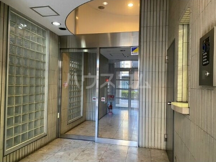 19/28 エントランス