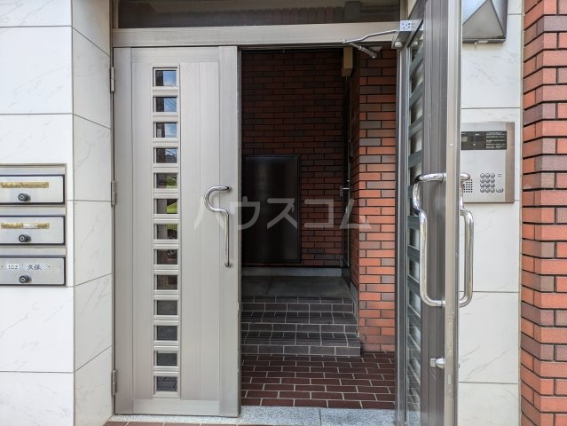 2/5 エントランス