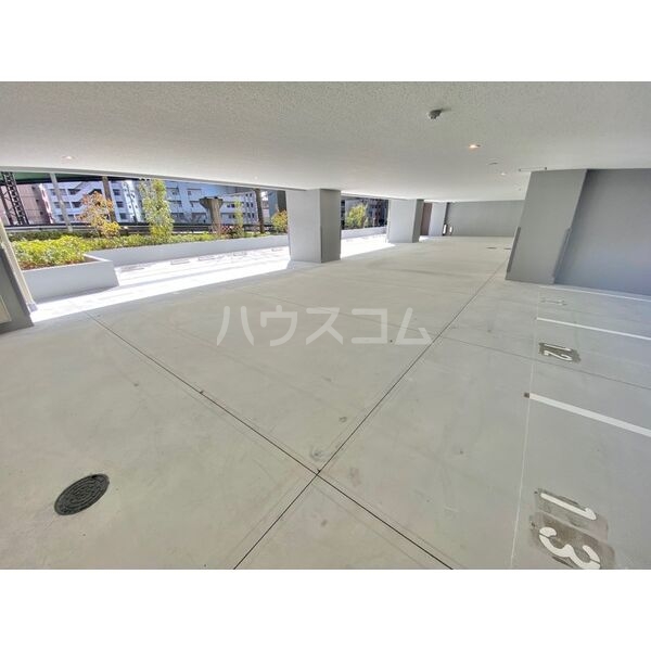 20/27 駐車場