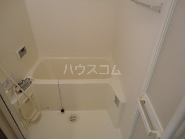 13/27 浴室