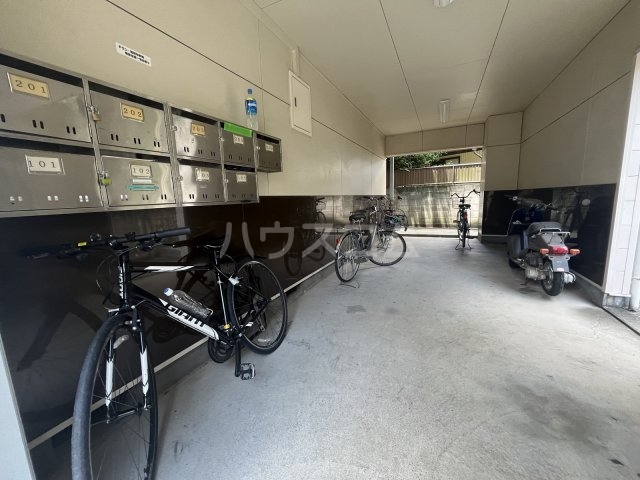 18/28 駐車場