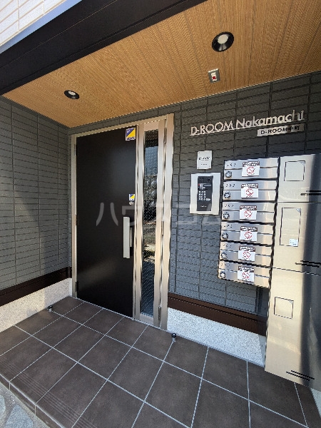 20/30 エントランス