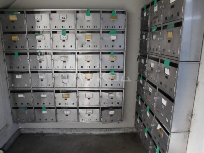 19/30 エントランス