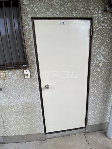 16/30 玄関