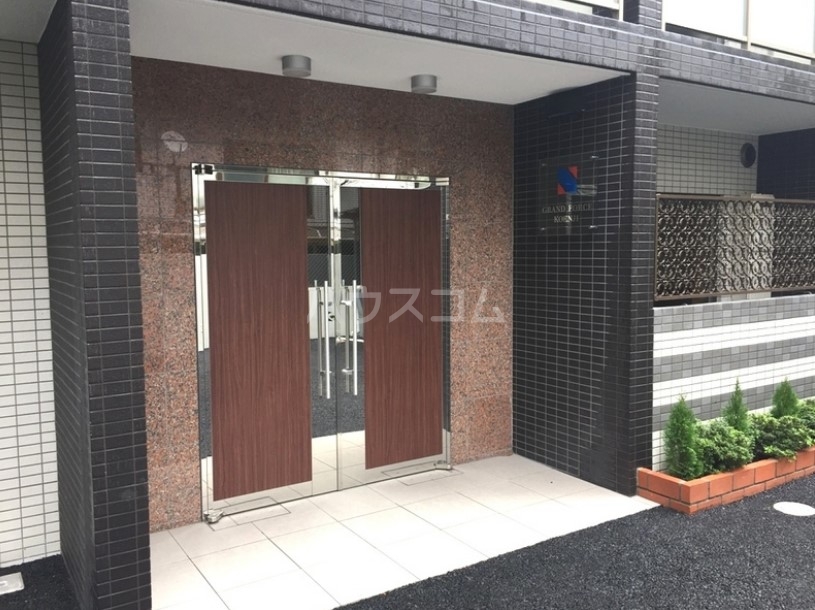 16/27 エントランス