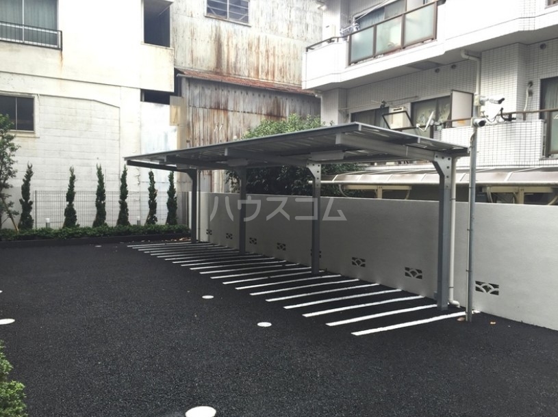 17/27 駐車場