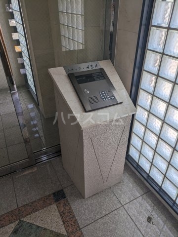 20/30 エントランス